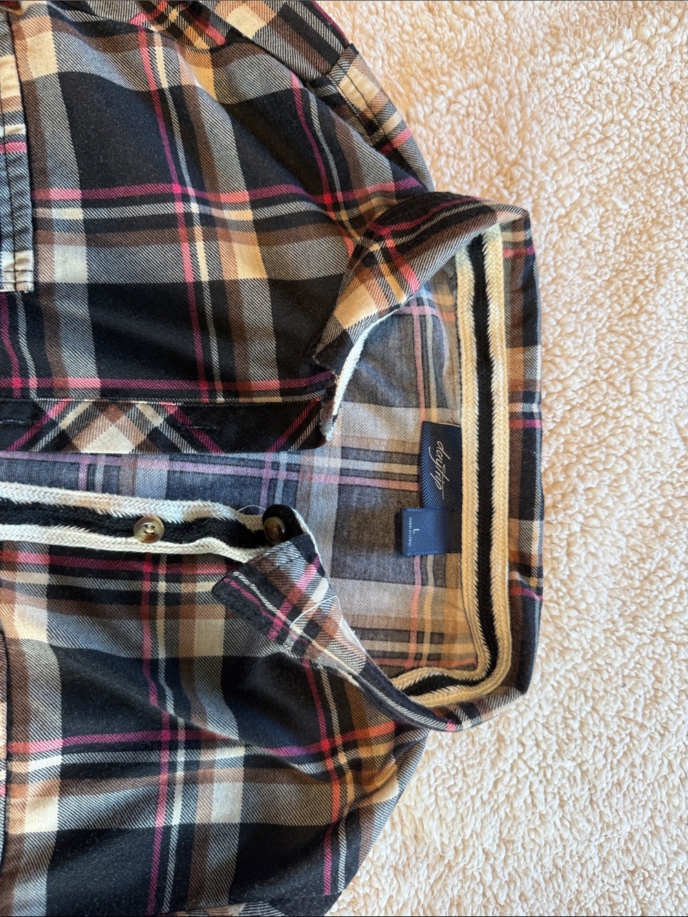 Day trip  Plaid Button-Up Shirt in Black and Cream - Size L